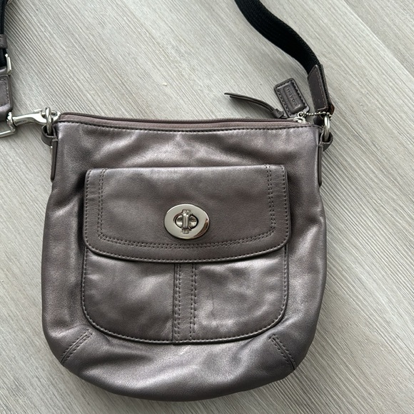 Coach crossbody - Picture 2 of 5